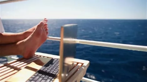 Fast, free Wi-Fi at sea unlikely, according to new study