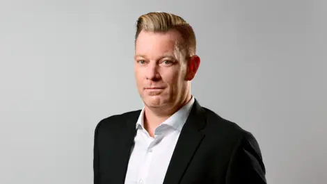 Ps photoheadshot lee shelford formal lrg print