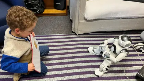 Social robots boost reading confidence among young school children